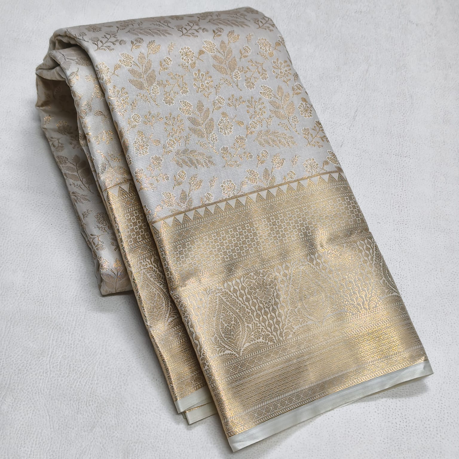 Shvetambara Kanjeevaram Silk Saree