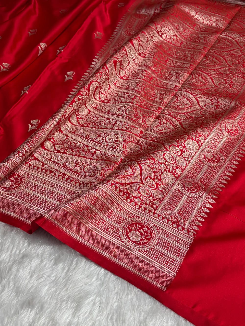 Meghanshi Banarasi Katan Mashru Soft Silk Saree