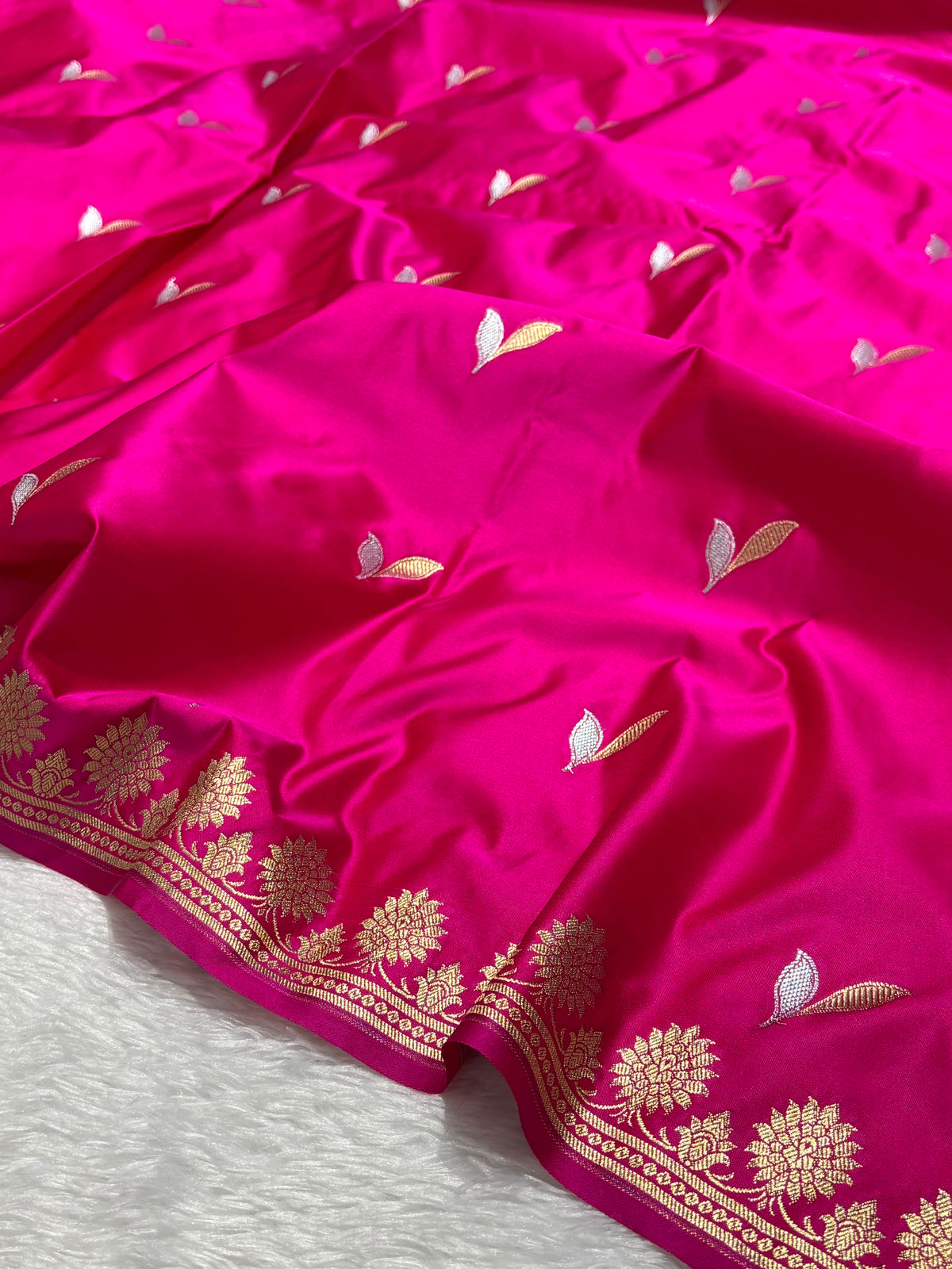 Pravala Banarasi Mashru Katan Soft Silk Saree