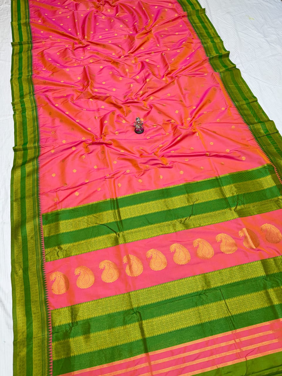 varna pink saree body